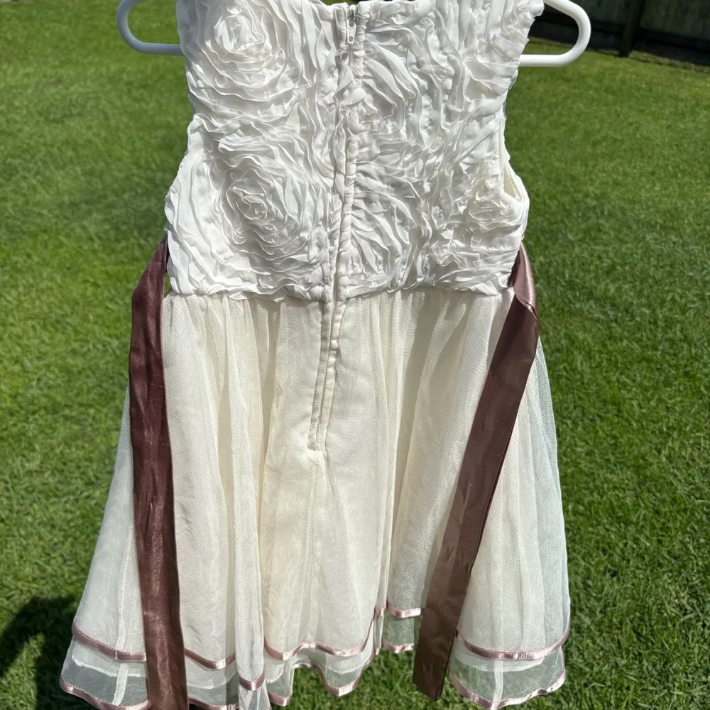 Rare Editions off white with taupe colored sash Size 4 Good used condition